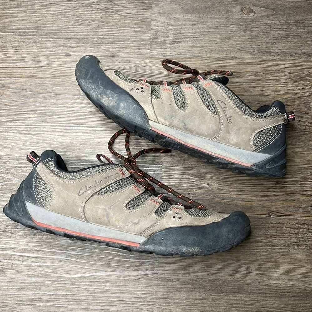 Clarks Mens Low Hiking Shoes, size 7.5